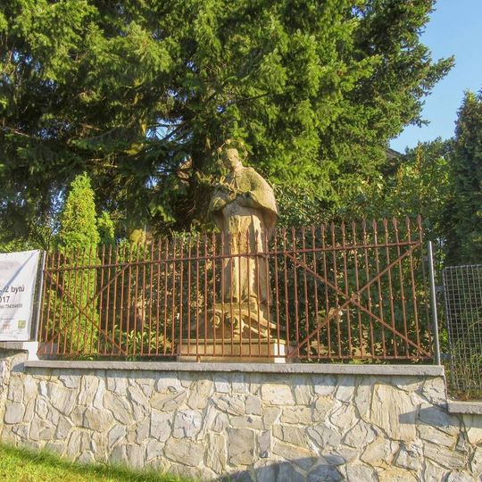 Socha svatého Jana Nepomuckého v Dubicku v zahradě