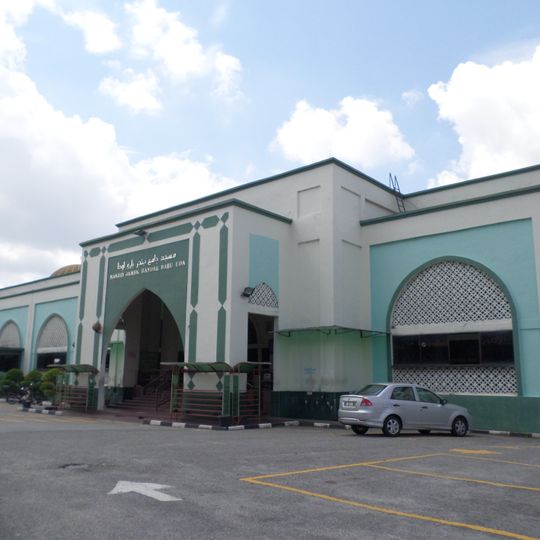 Bandar Baru UDA Jamek Mosque