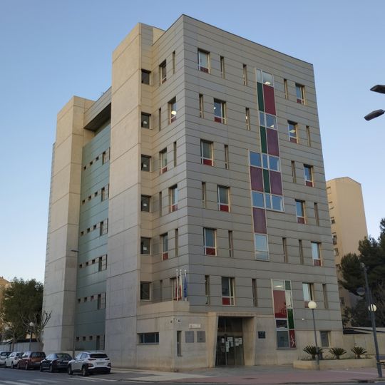 Edificio Administrativo de Servicios Múltiples