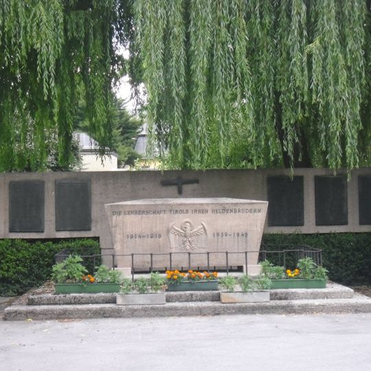 Kriegerdenkmal, Denkmal an die gefallenen Lehrer