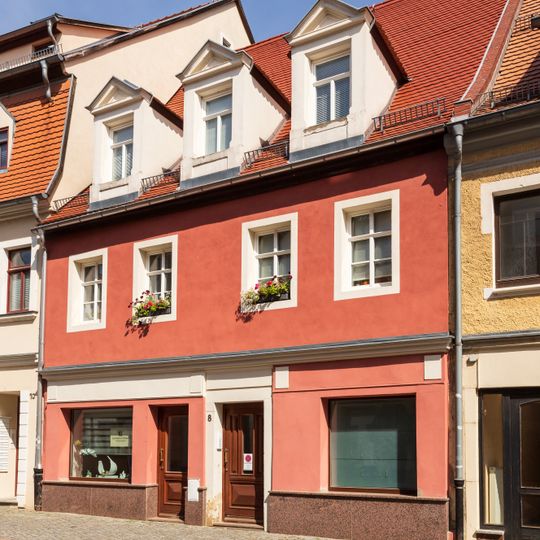 Wohnhaus in geschlossener Bebauung Waldheimer Straße 8