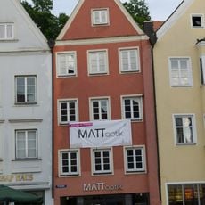 Wohn- und Geschäftshaus