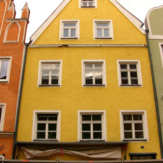 Wohn- und Geschäftshaus