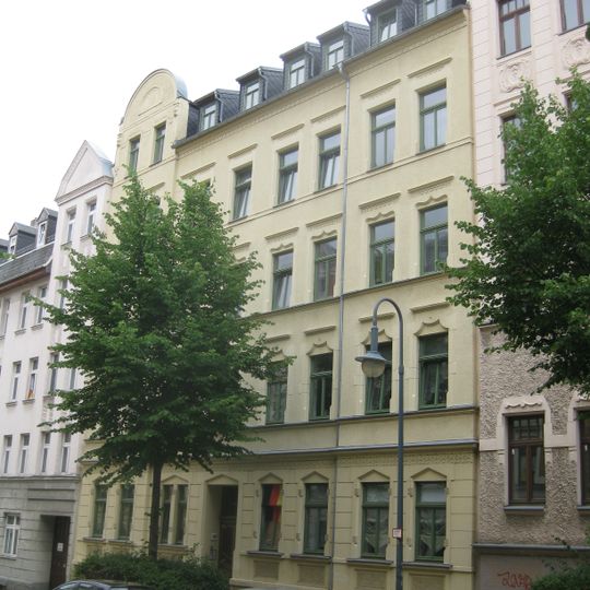 Mietshaus in geschlossener Bebauung Zietenstraße 62