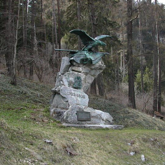 Denkmal bei der Pontlatzbrücke, Fließ