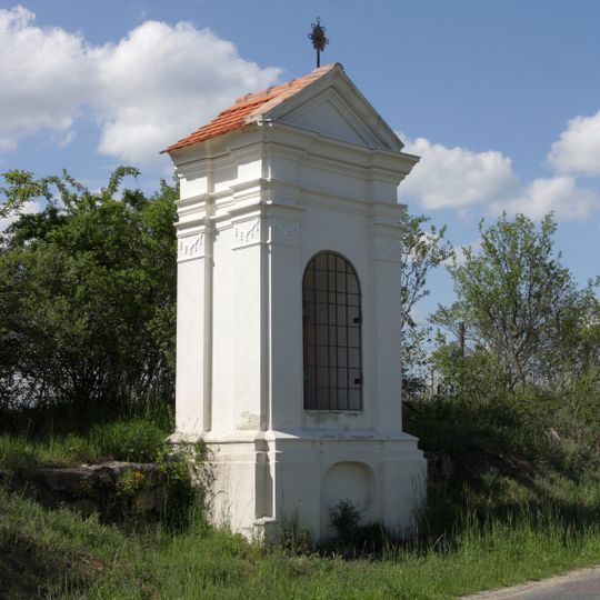 Výklenková kaple u silnice do Konic