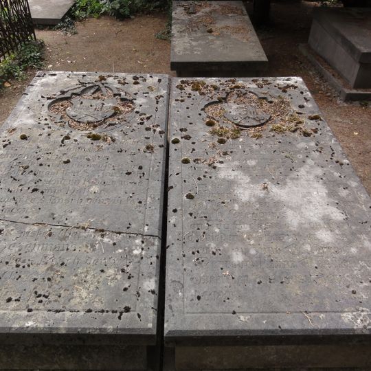 Groenendaal: graftombes voor de gebroeders J.C.A. en L.C. Hezenmans