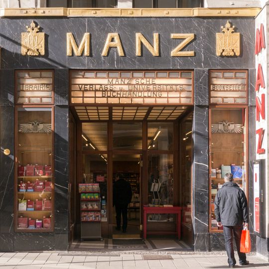 Wohn- und Geschäftshaus und Buchhandlung MANZ