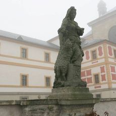 Socha alegorie Trpělivost na terase špitálu v Kuksu