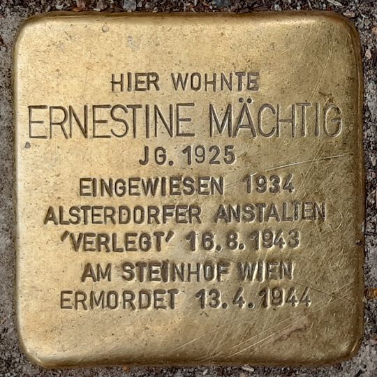 Stolperstein à la mémoire d’Ernestine Mächtig