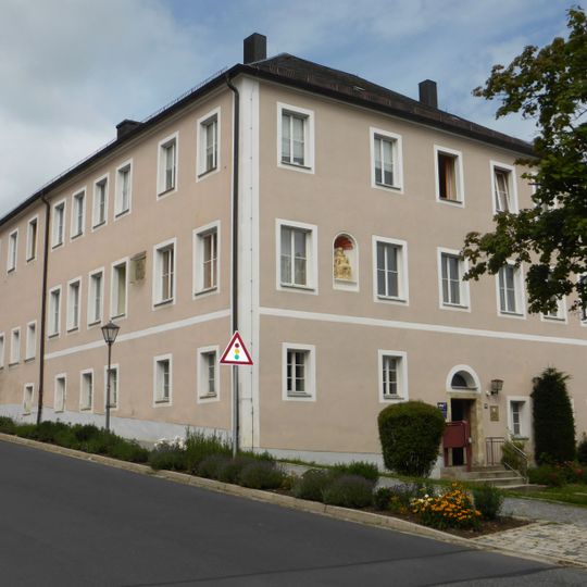 Ehemaliges Pflegschloss, später Landratsamt