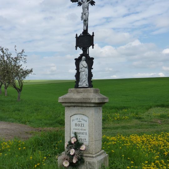 Kříž na severním okraji Šemíkovic