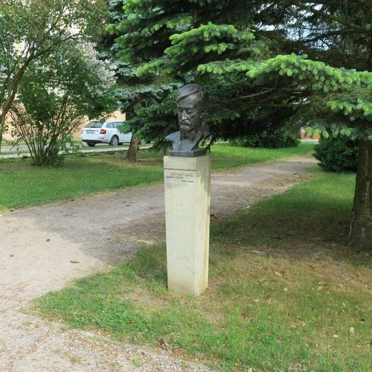 Pomník Rudolfa Rokla v Sadech legií v Rychnově nad Kněžnou