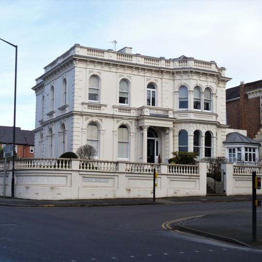 26, Newbold Terrace East