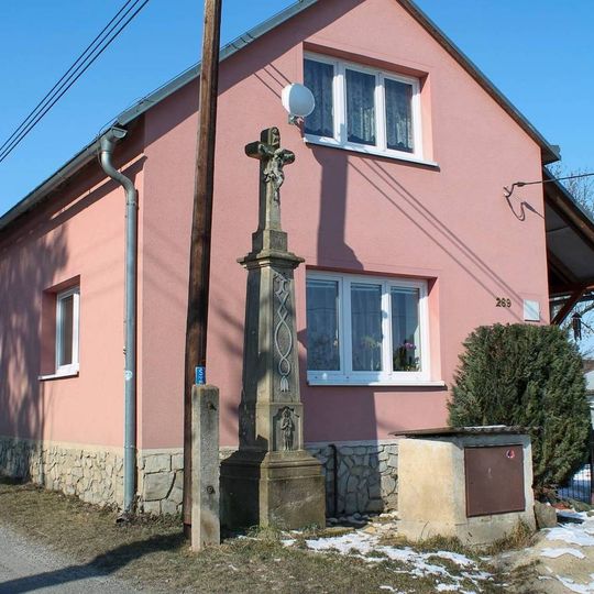 Kříž v Lošticích v ulici U Valchy