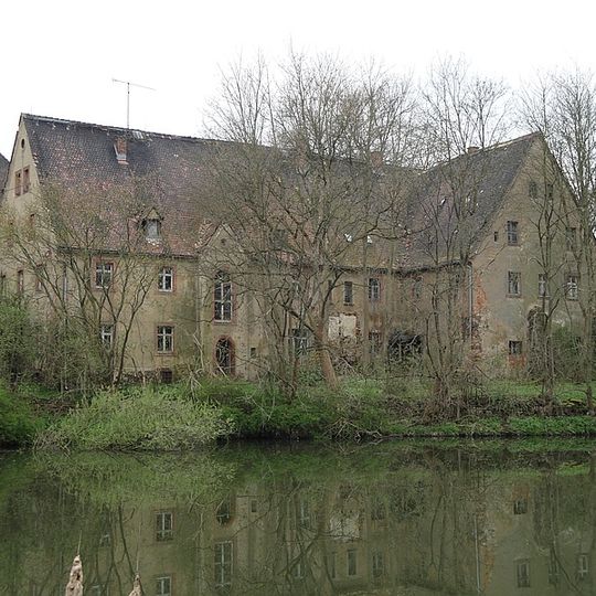 Einzeldenkmale der Sachgesamtheit Rittergut Motterwitz: Herrenhaus, zwei Wirtschaftsgebäude, Toranlage und Einfriedungsmauer eines ehemaligen Rittergutes Motterwitz 1