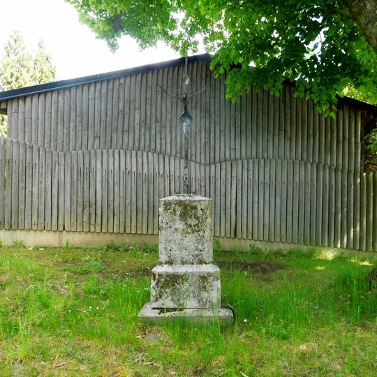 Kříž v západní části Popic