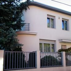 Wohnhaus in der Napraforgó-Straße 4