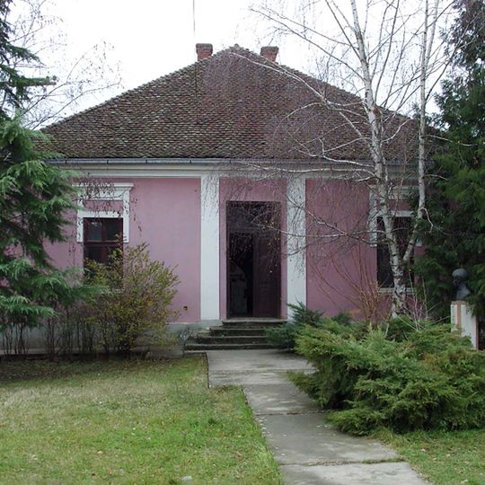 Bâtiment de la vieille école à Dragovo