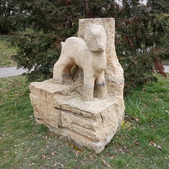 Statue of a kid in Vinohrady hospital