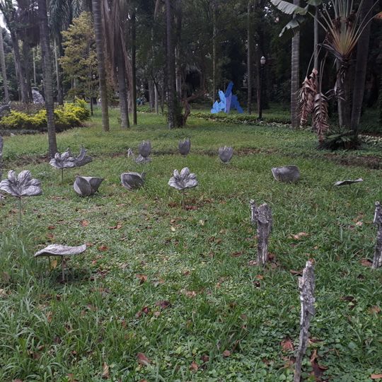 Botão de Rosa, Carneiro, Cisne, Flor Redonda, Papoula, Pássaro Imaginário e Tulipa