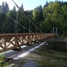 Benešov u Semil, visutá lávka