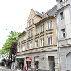 Wohn- und Geschäftshaus