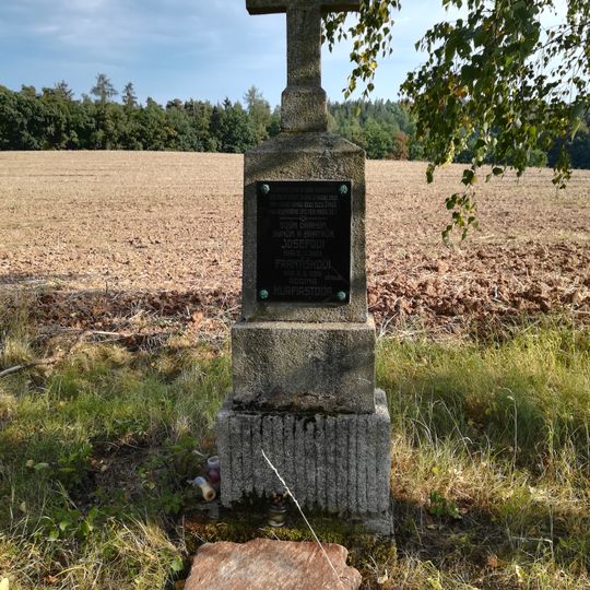 Kříž západně od Chobotu