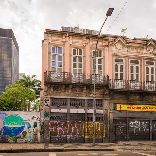 Building at Rua da Carioca, 77