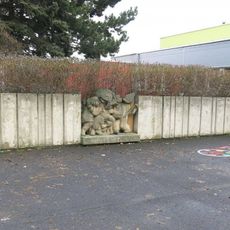 Sousoší Dětský karneval u školy v Maršovské ulici v Trnovanech