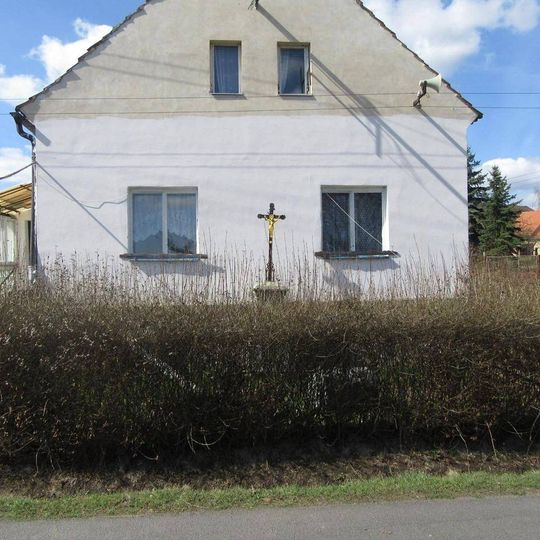 Kříž v Malměřicích naproti čp 43
