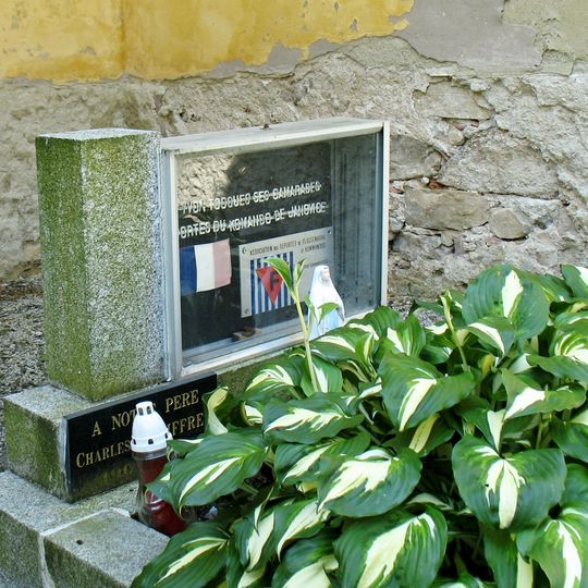 Pomník francouzským vězňům koncentračního tábora Vrchotovy Janovice