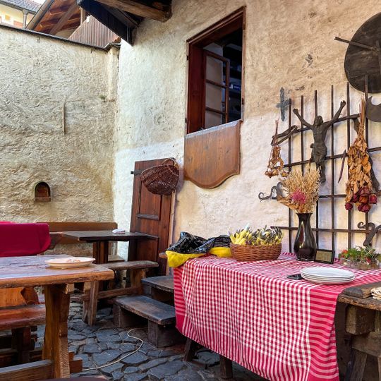 Tavern of the Two Maries