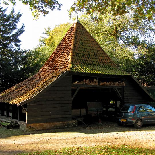 Den Aalshorst: Boerderijcomplex De Hof: steltenberg