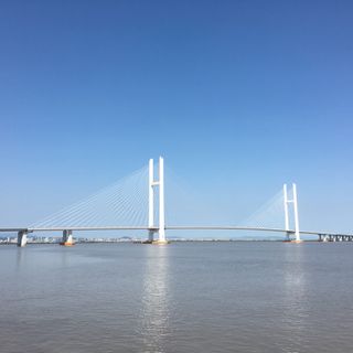 Nuovo ponte sul fiume Yalu