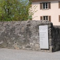 Mauer des Pfarrgartens