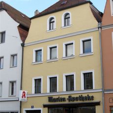 Wohn- und Geschäftshaus