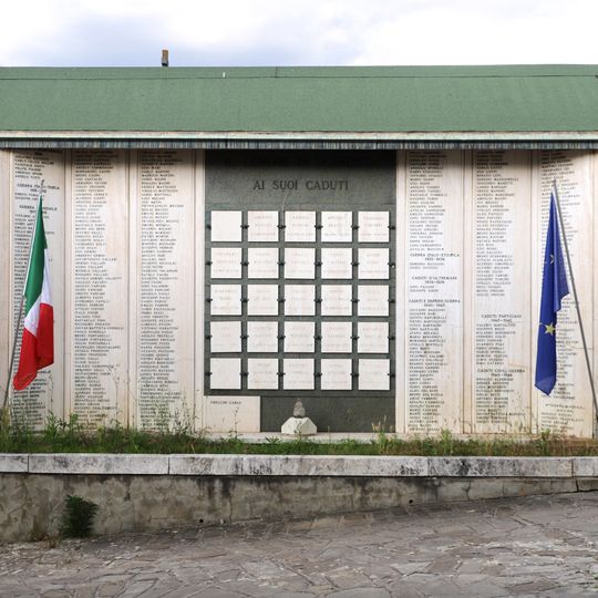 Sacrario ai Caduti di tutte le guerre nel cimitero di S. Antonio