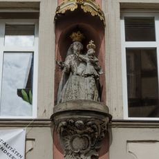 Statue