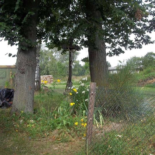 Kříž nad svahem v Budislavi