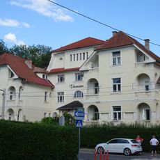 Kommunaler Wohnbau, sog. Theresienhof