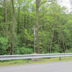 Kříž západně od Chomle u silnice do Radnic