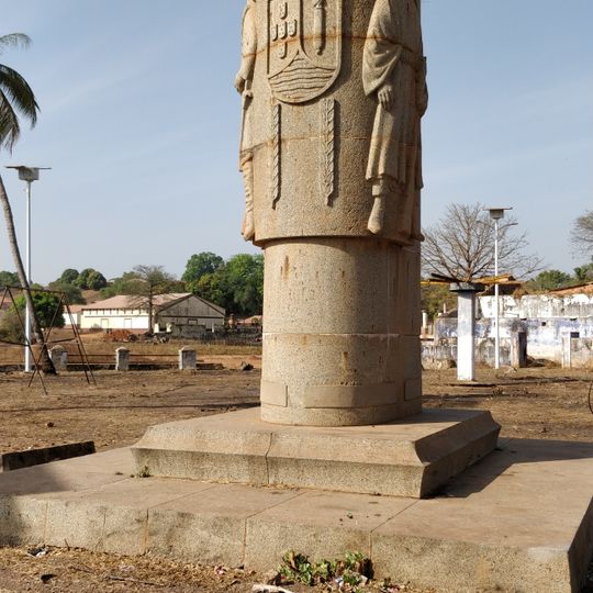 Monumento a Oliveira Muzanty