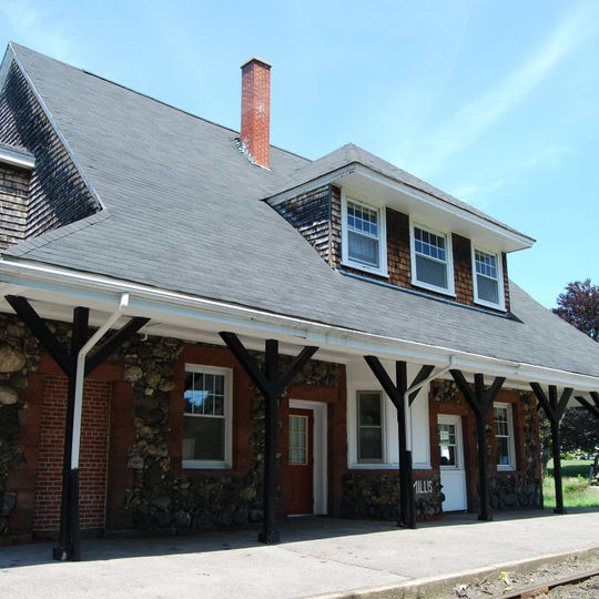 Millis Center Historic District