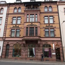 Wohn- und Geschäftshaus