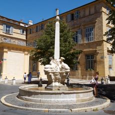Fontaine des Quatre-Dauphins