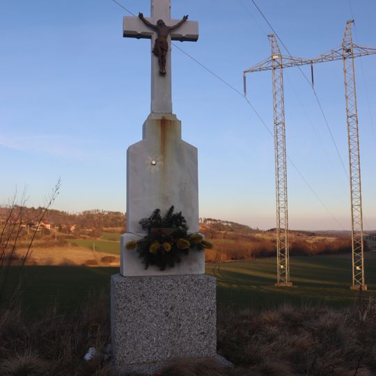 Kříž u silnice východně od Věstoňovic