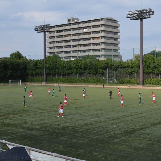 Tsurumi-ryokuchi Football Stadium