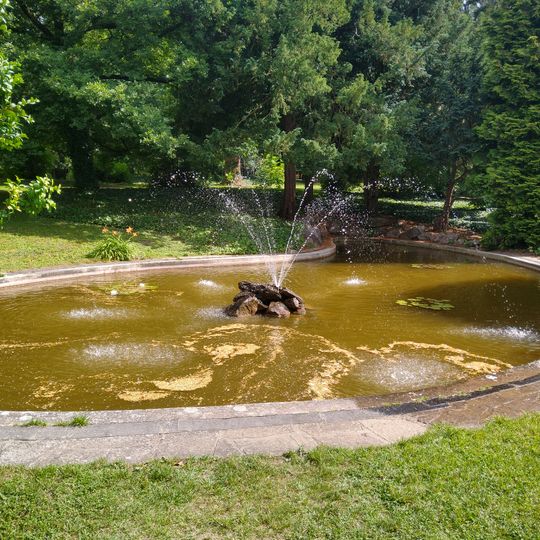 Fontána v zámeckém parku