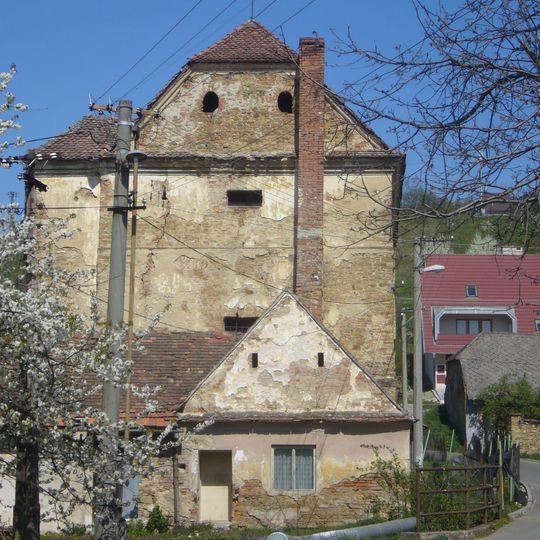 Sýpka - přestavěna ze zámku